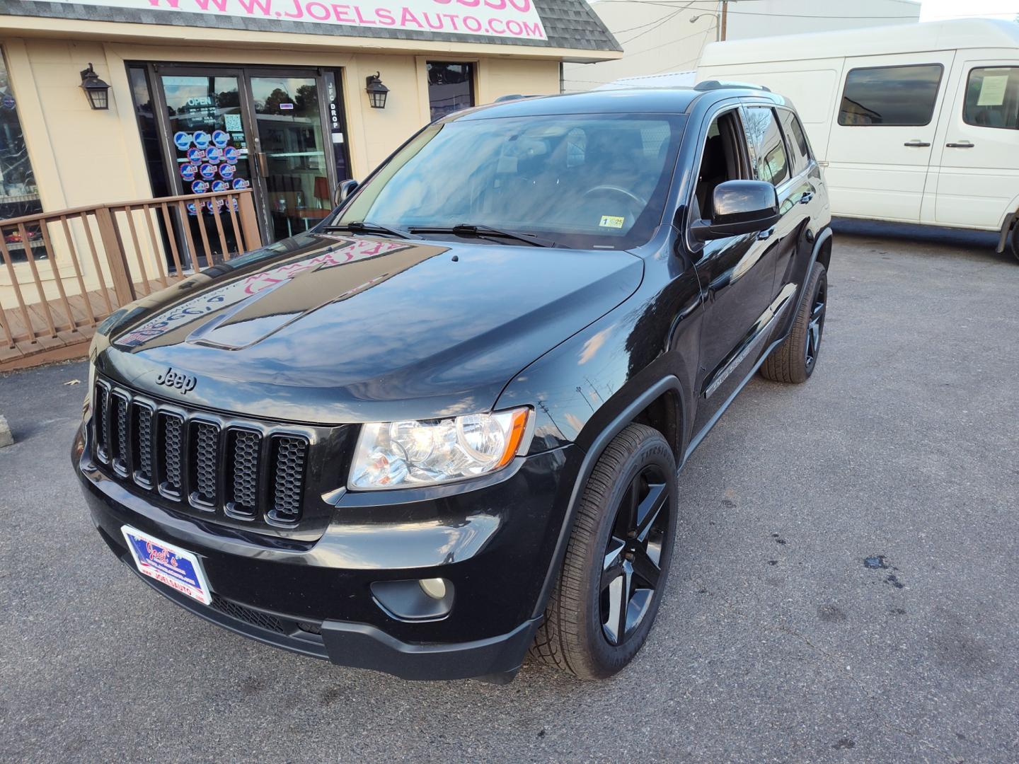 2012 Black Jeep Grand Cherokee (1C4RJFAG1CC) , located at 5700 Curlew Drive, Norfolk, VA, 23502, (757) 455-6330, 36.841885, -76.209412 - Photo#5